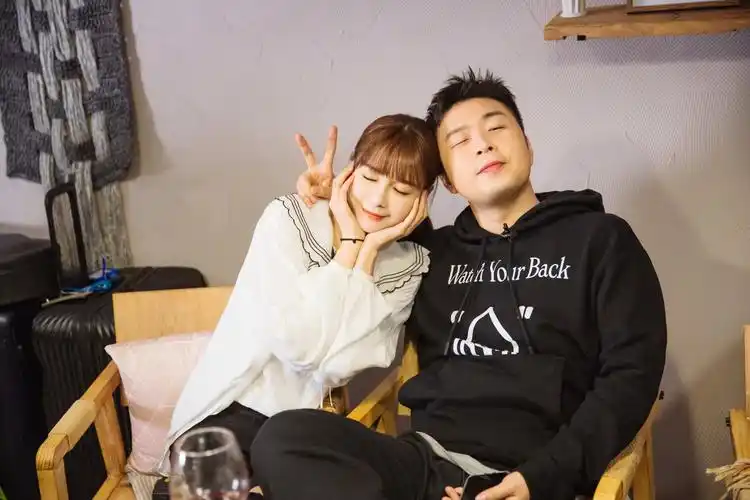 杜海涛沈梦辰秀恩爱,简直虐狗啊!配一脸!