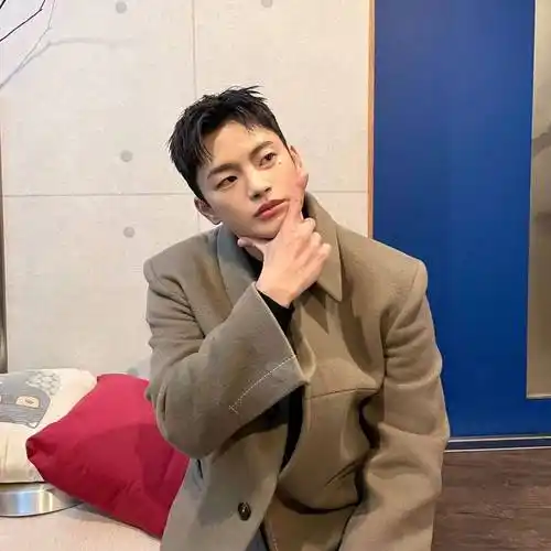 原创徐仁国笑纳男神美称激推马东锡才是真男神