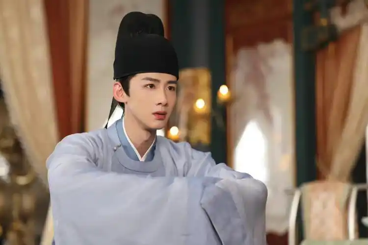 白敬亭《卿卿日常》尹峥新皮肤六宫格剧照来啦!