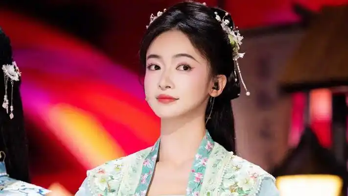 于正否认吴谨言备孕传闻,曝其马上进组,女方因耍大牌两年没戏拍