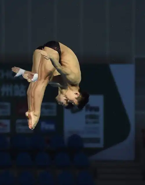 陈艾森晋升"600分先生" 中国队"十全十美"