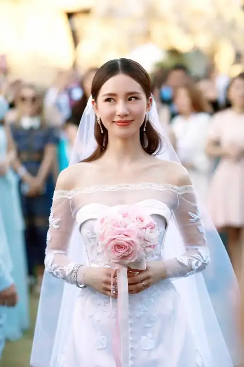 刘诗诗吴奇隆巴厘岛大婚从07年的辛十四娘