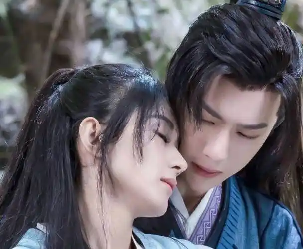 《有翡》后,王一博再添新cp,同床共枕画面也太甜了_cp_宋轶_赵丽颖