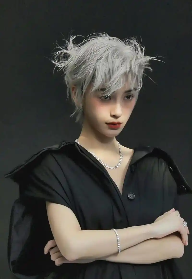 angelababy银色短发造型封面.#angelababy - 抖音