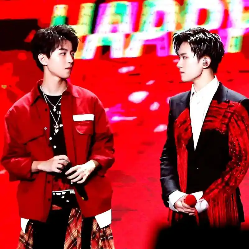 千凯千 #易烊千玺 #王俊凯  #磕糖 这种时候就应该扛好 - 抖音