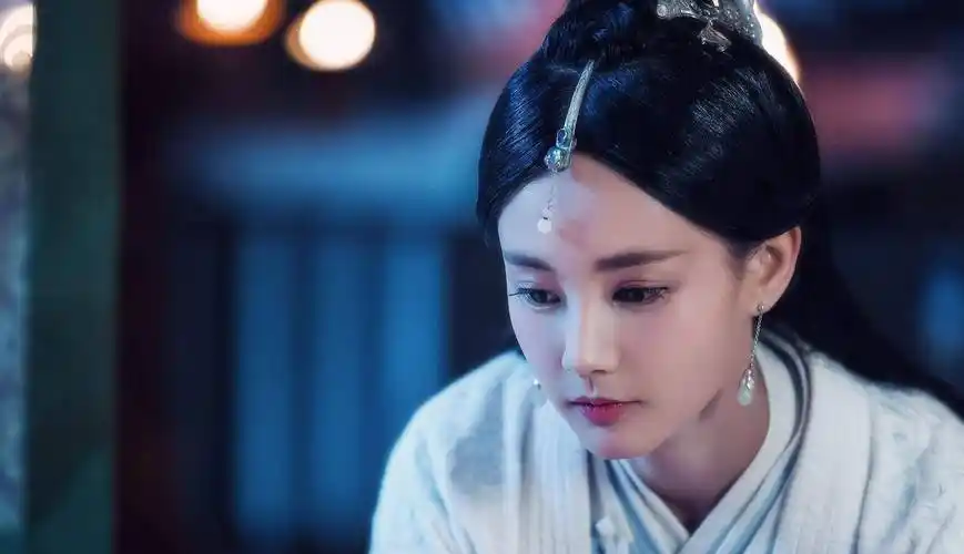 李一桐_网友_张芷溪