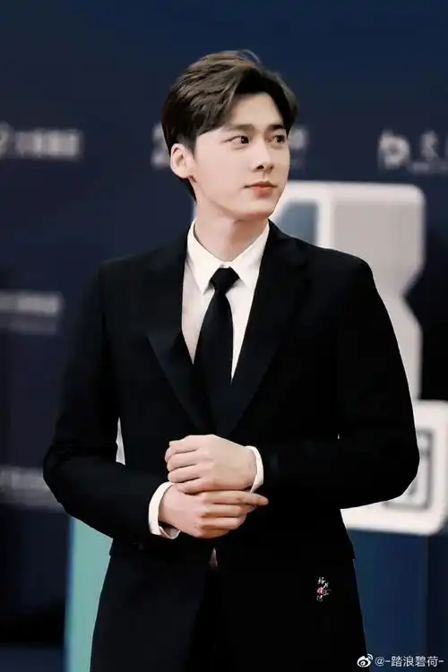 李易峰##峰启新一岁,事事常安乐##祝李易峰0504生日快乐