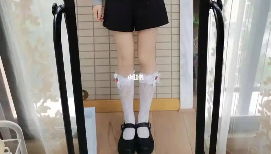 好看的袜子  #袜子推荐  #玛丽珍鞋查看更多评论笔记作者gnomesghh