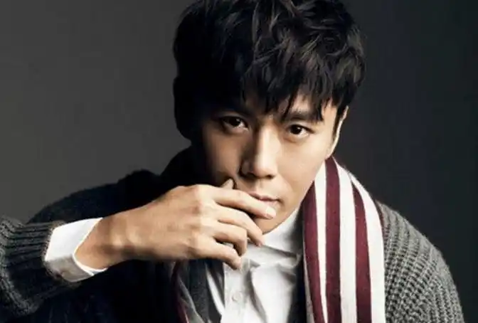 67秦昊部分材料简历简介曝光,已经赢得第47届金马奖男主角题名_页君