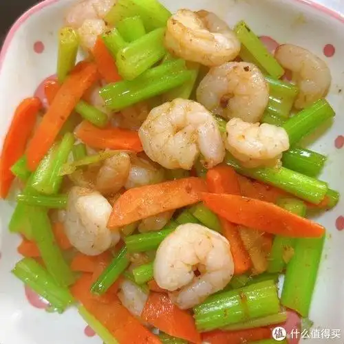 春日健康美味家常菜西芹炒虾仁