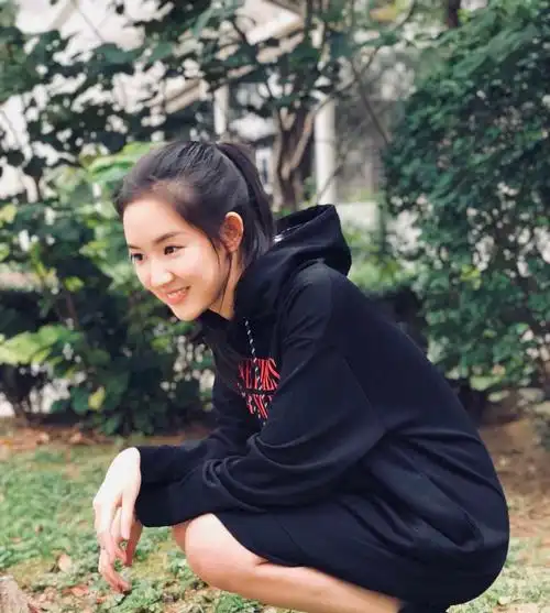 《少年派》邓小琪扮演者王玉雯,这组照片美到极致,女神级别