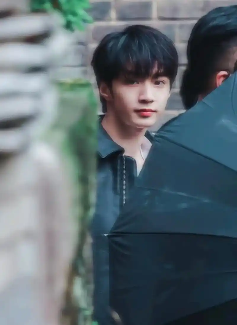 刘耀文17岁生日快乐!现在也棱角分明了.要17了我的乖宝.可 - 抖音