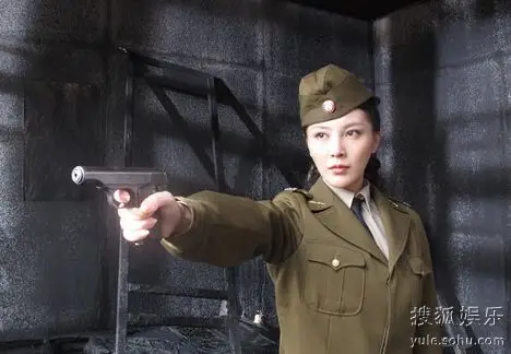 《红色黎明》湖北开播 刘雨鑫不爱红妆爱武装