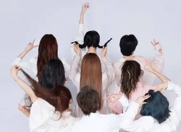 原创the9新合照引争议刘雨昕被模糊c位虞书欣许佳琪却站中间