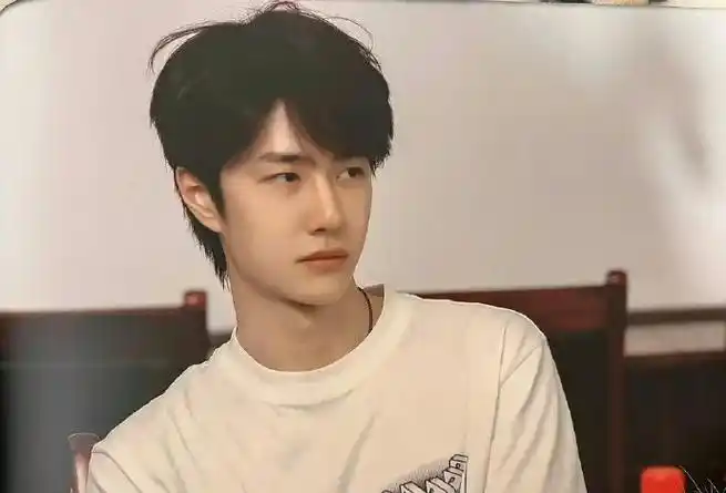 王一博冰雨火剧本围读旧照