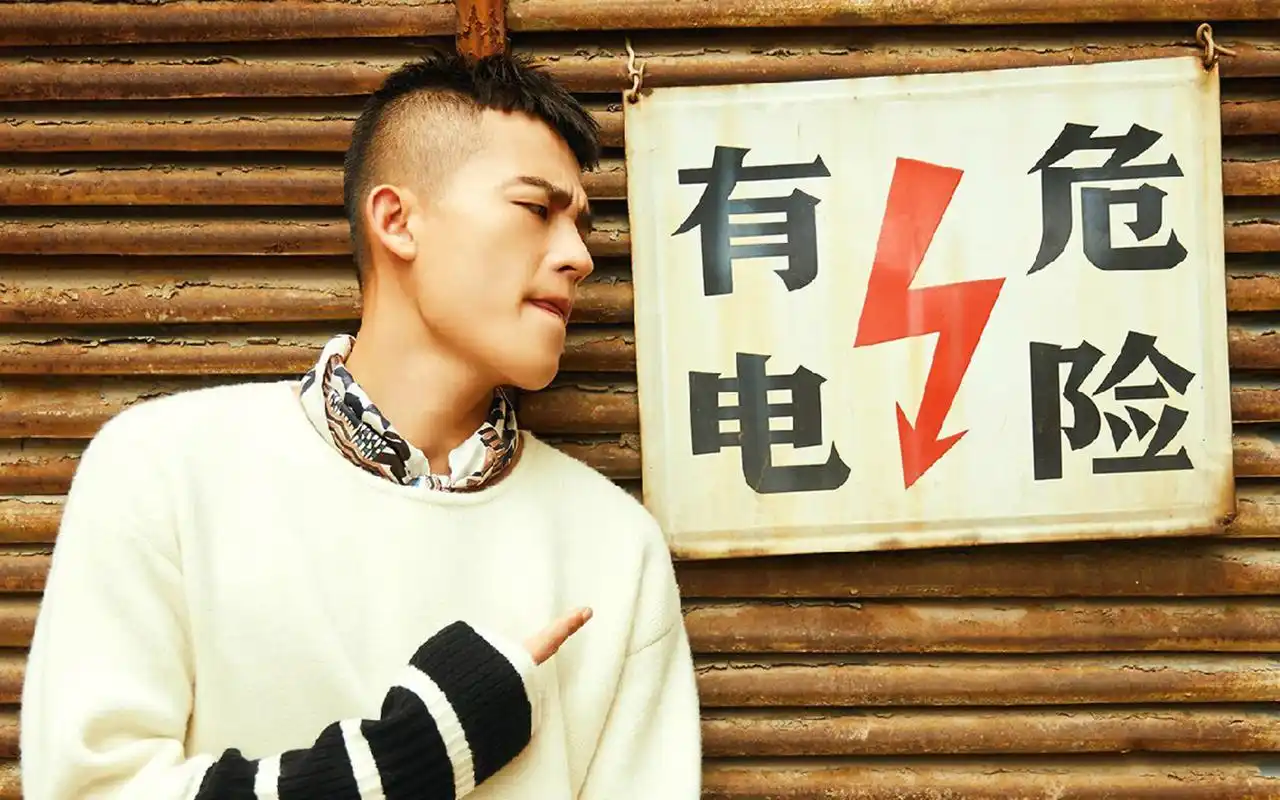 欧豪时尚街拍搞笑写真电脑桌面壁纸