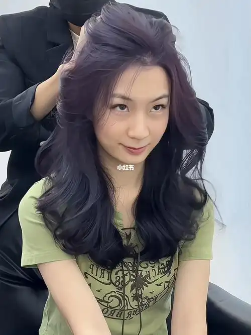 过年必染发色黑色系发色黑紫色