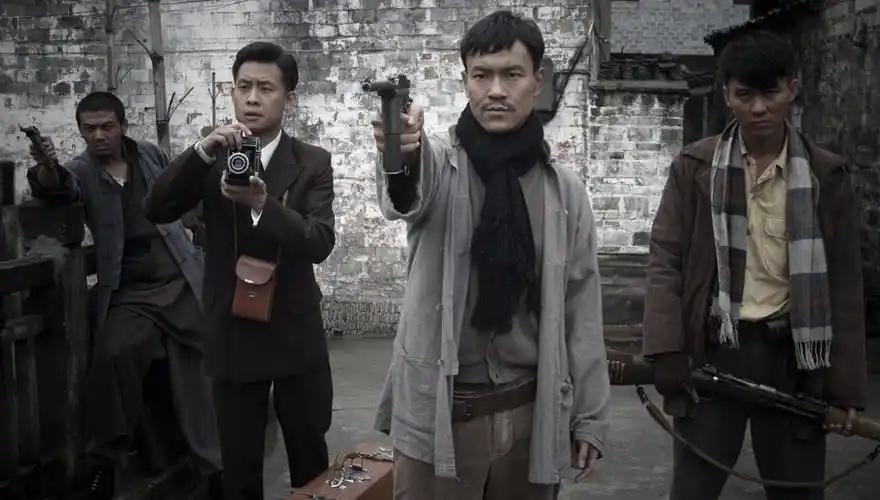 由孔笙执导,廖凡,张译,李晨,杨烁等主演的抗战题材电视剧《生死线》将