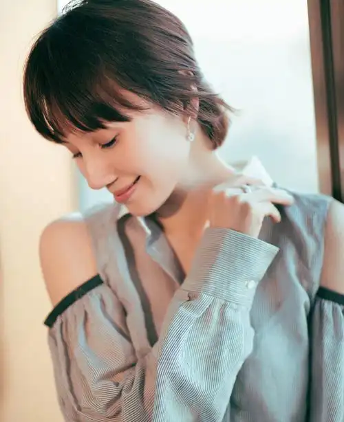 袁泉性感写真图片