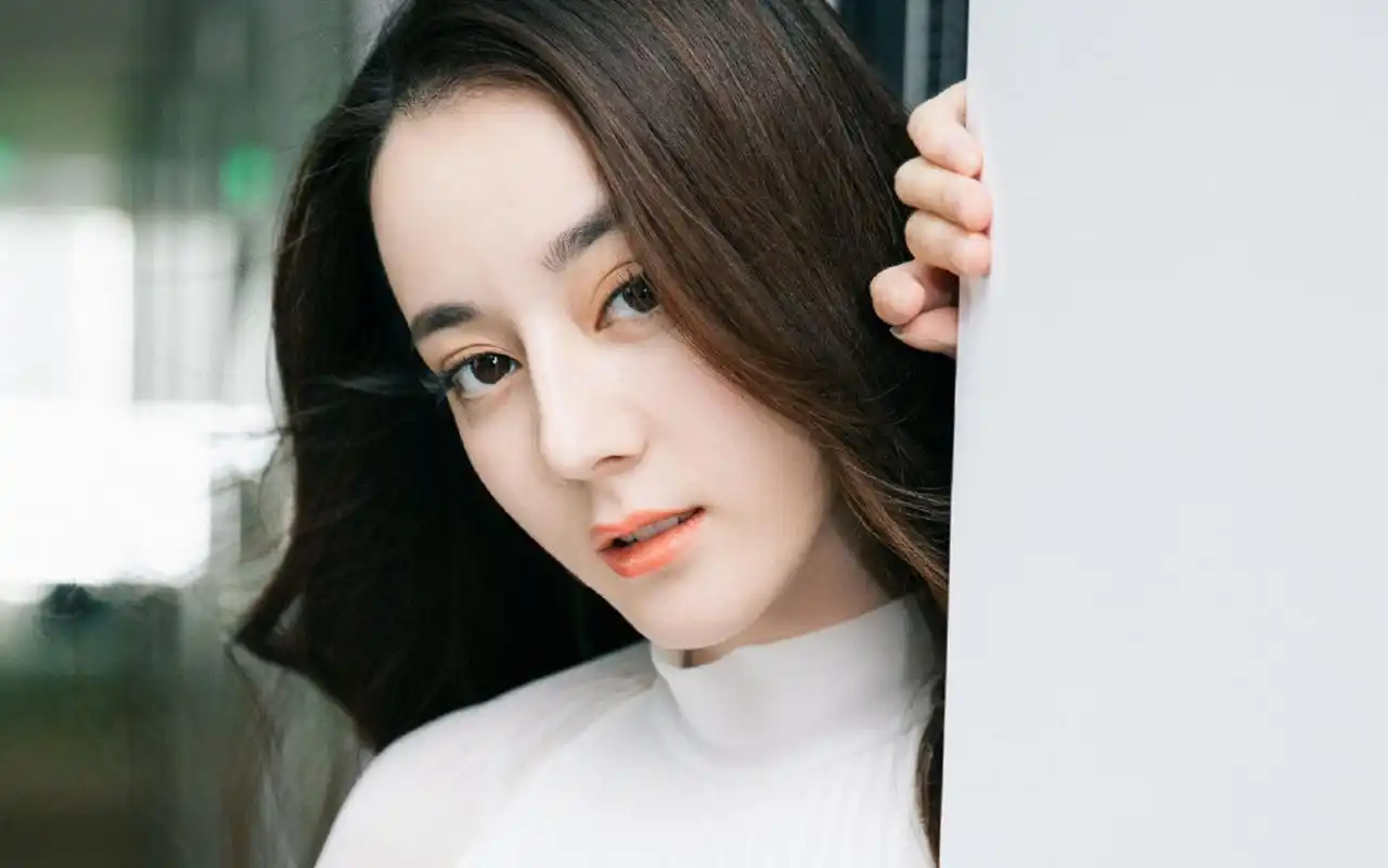 迪丽热巴仙气写真图片桌面壁纸