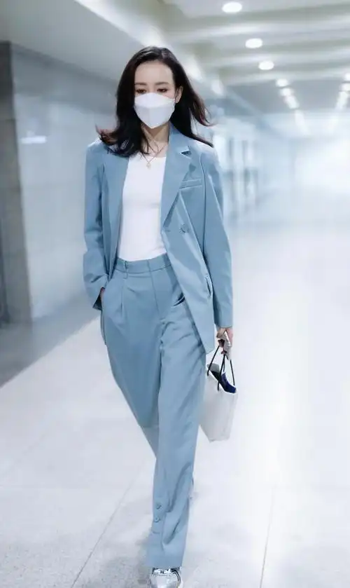 论穿搭只服王鸥简约的白衬衣配黑色阔腿裤瞬间时尚感爆棚