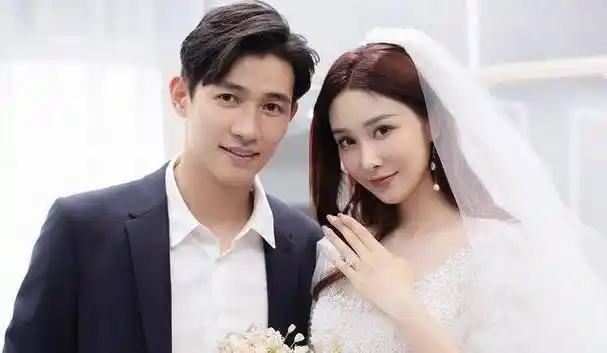 大钻戒太惹眼,疑曾是吴昕张天爱前男友_女子_回应_消息