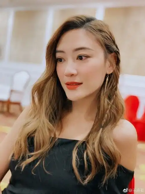 造型师晒应采儿"少女修炼手册",本尊在线回应:重点是我好看!