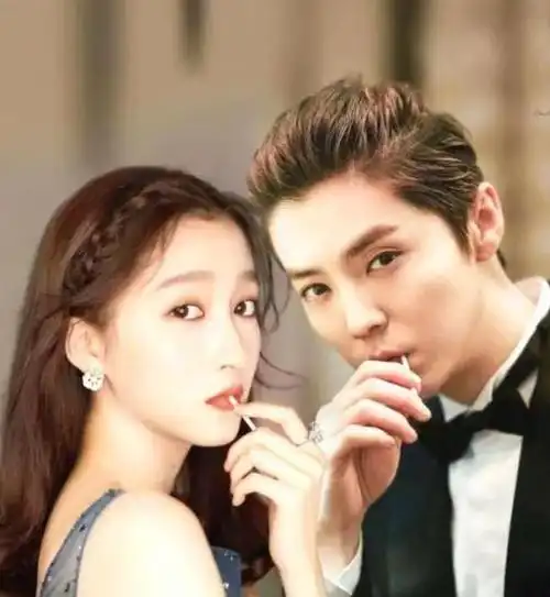 关晓彤卡点为鹿晗庆生,分手传闻不攻自破,相爱七年一点不"痒"