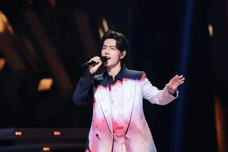 肖战 样样红,顺顺利利#肖战顺顺利利 #日常见肖战 #星河 - 抖音