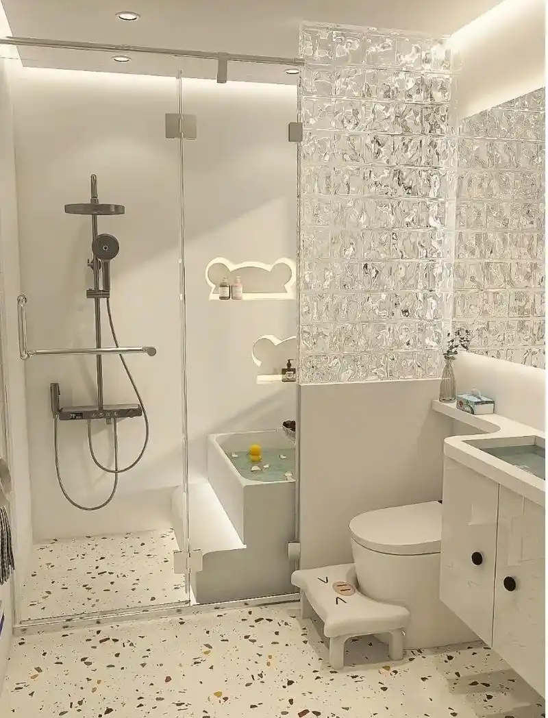 小户型浴缸093.8m的浴室五脏俱全73.浴室面积虽小 浴缸淋 - 抖音