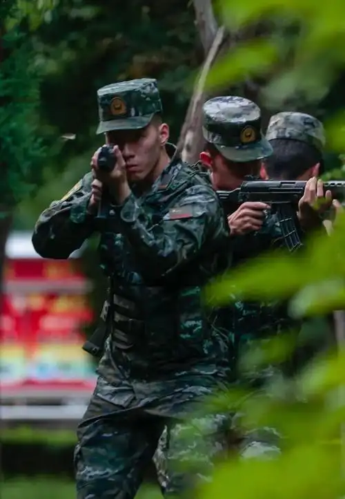 武警21式作训服闪亮登场!|军装|迷彩_网易订阅