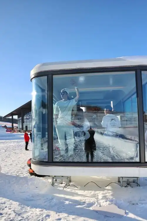 不得不说长白山是真心冷啊,今天天气负20度,作为南方人的我,一出门就