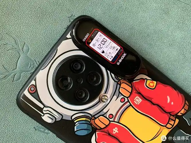 安装了卡西欧表盘,假装有副屏.