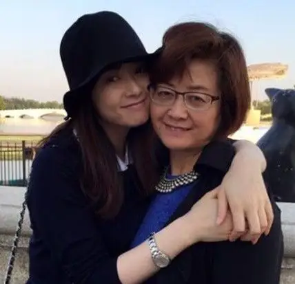 图赵丽颖的妈妈是何人赵丽颖身世大爆料