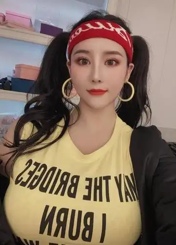 "超性感女神"刘太阳,拥有1:5绝佳臀腿比例,曼妙曲线太惹火!