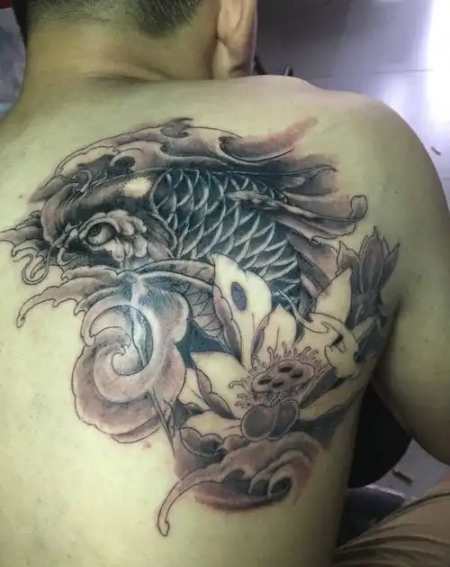 锦鲤遮盖作品纹身图片_原创纹身图案