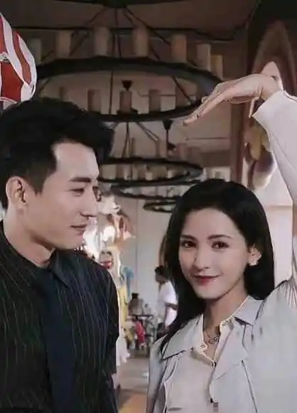 网友偶遇刘学义和张予曦吃饭,男方给女方剥虾,恋爱实锤了?