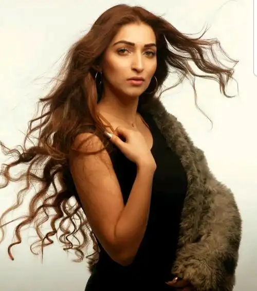 世界小姐2020巴基斯坦赛区冠军,五官精致,笑起来太惊艳了