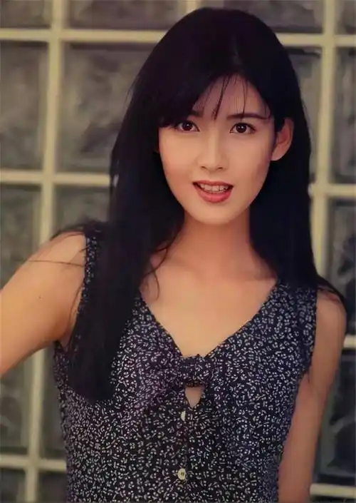 "玉女掌门"周慧敏:结婚13年,男子不忠8次,她比你想象的清醒_倪震