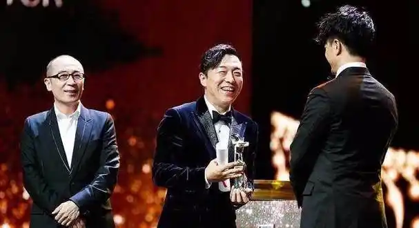 最佳男演员黄渤《冰之下》相对而言,主竞赛单元金爵奖的含金量会较高