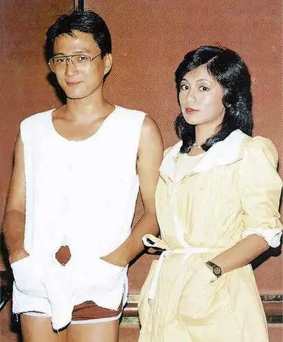 翁美玲的葬礼空前绝后,包括刘德华,梁朝伟,黄日华,苗侨伟等人为其扶灵