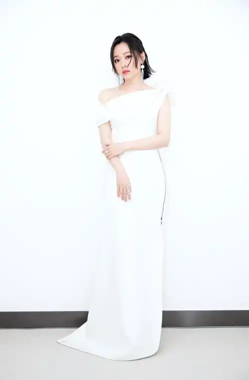 727张靓颖活动照