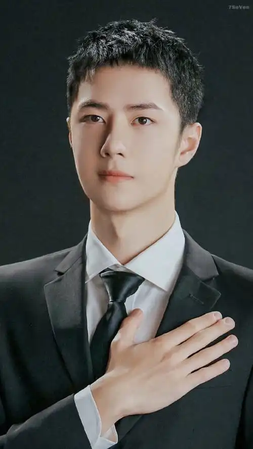 王一博寸头西装造型##王一博天天向上