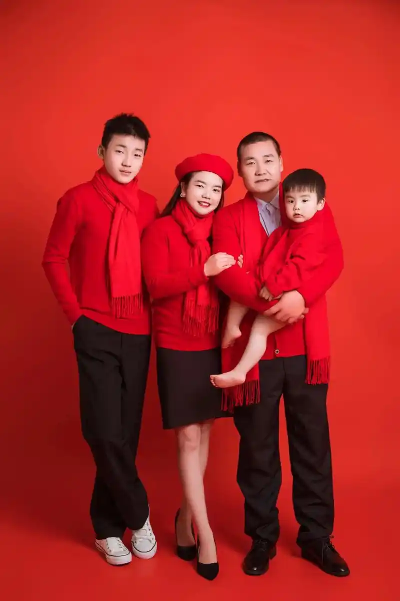3月22生两个儿子的来集合989898#最美全家福照片#世界 - 抖音