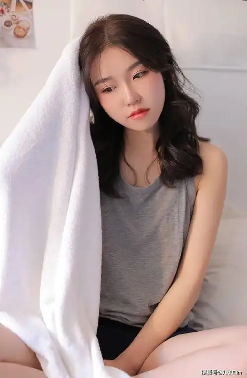 大胆美女写真照可爱 - 燕子图片网,一个充满欢乐的表情包,头像图片