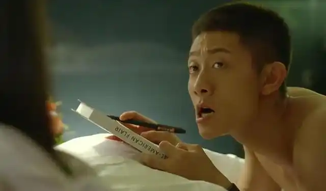 余罪卧底结束后,回到治安岗位上,被下放到反扒队,同各色各样的贼打交