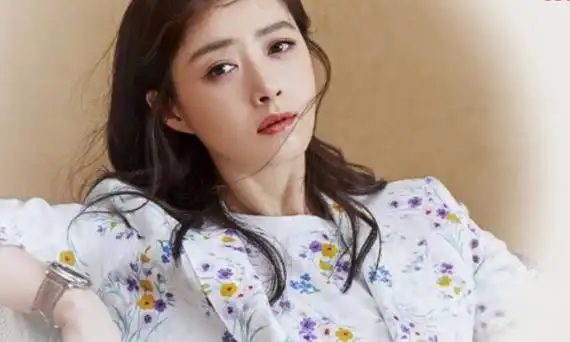 刘诗诗,杨紫,赵丽颖,李莎旻子,杨幂,angelababy,周也,迪丽热巴,唐嫣