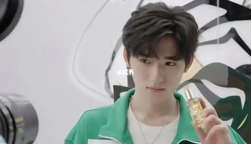 帅哥  #氛围感  #壁纸分享  #宋亚轩  #宋亚轩壁纸  #时代少年团