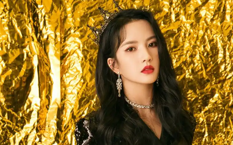 刘些宁暗黑女王写真桌面壁纸