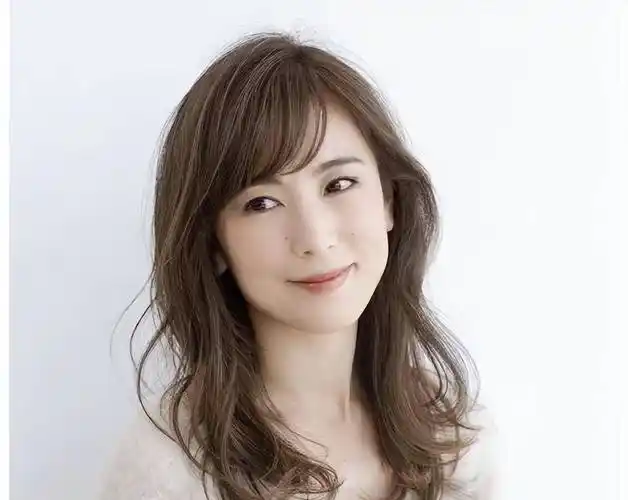 中年女人烫发,建议避开这3种"老年烫",显老土气容易被吐槽_发型_脸型